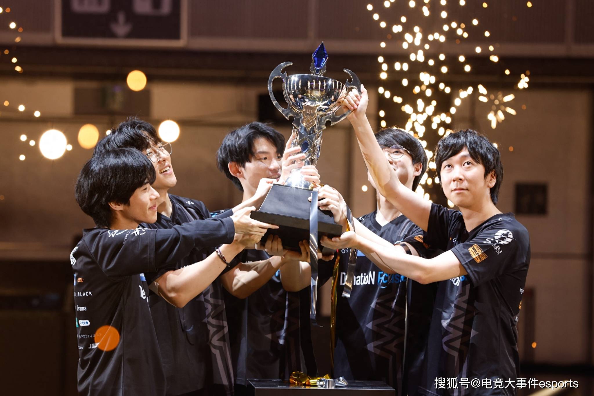 开云体育登录-T1横扫CLG，Vetheo打破历史纪录的简单介绍