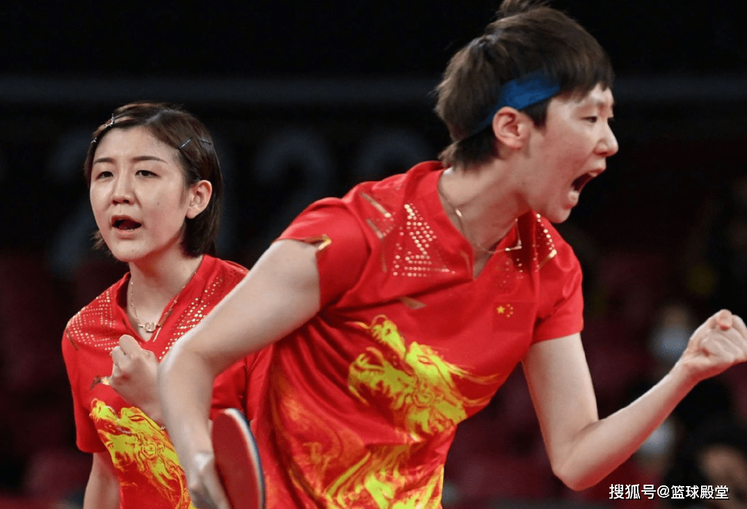 日本羽毛球队横扫中国羽毛球队，陶菲克三分雨点燃全场