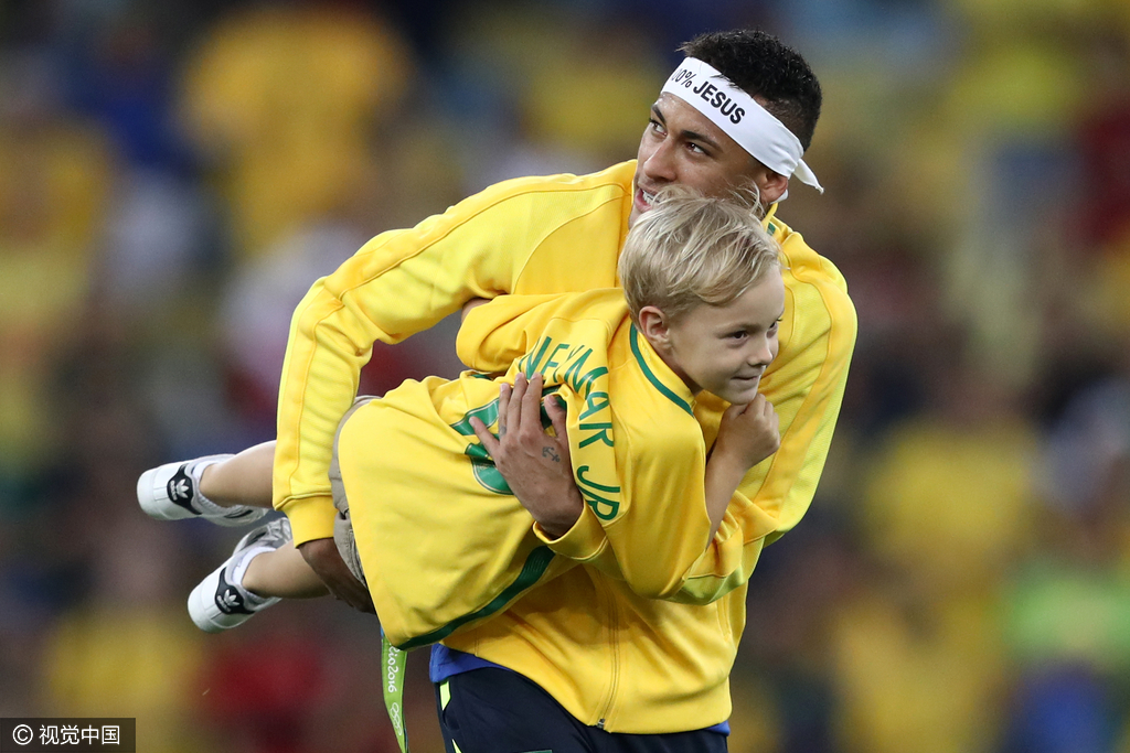 冠军球队庆祝胜利：热舞庆祝团结力量的简单介绍