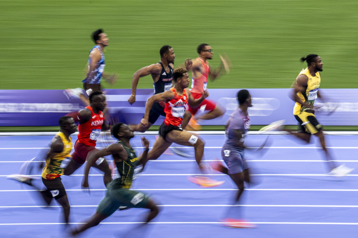 开云APP-精彩球赛激烈进行，球员技术高超的简单介绍