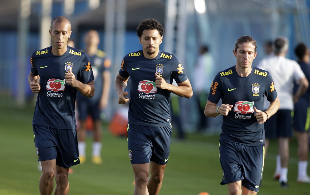 罗马绝地反击英格兰，马尔基尼奥斯完成帽子戏法的简单介绍