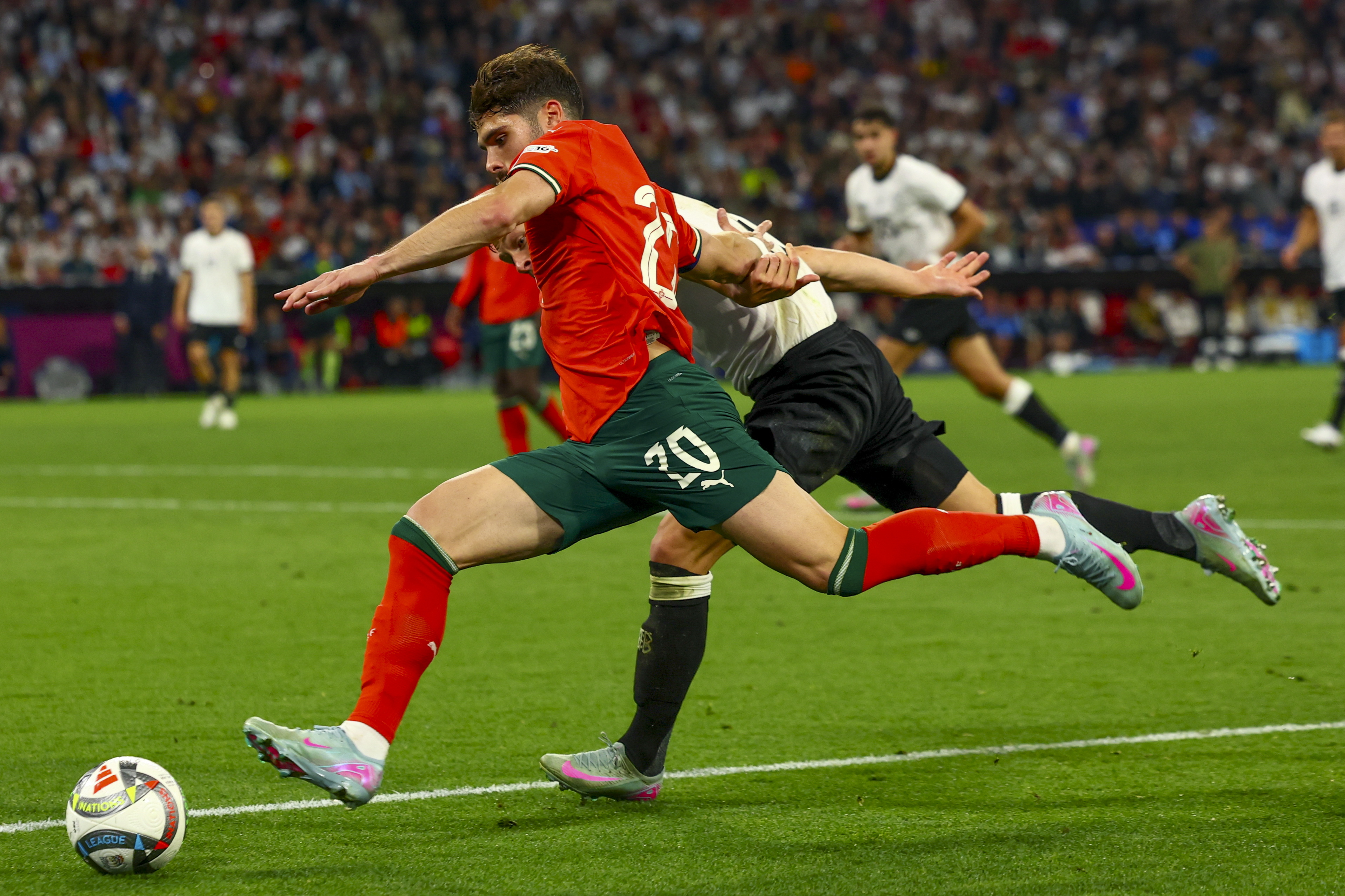 关于葡萄牙队完胜奥地利队,梁靖崑刷新纪录的信息 关于葡萄牙队完胜奥地利队,梁靖崑刷新纪录的信息