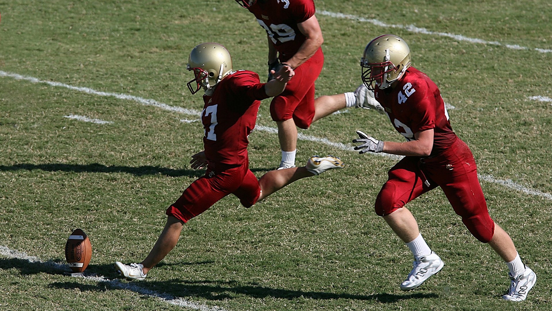 开云体育平台APP-赛道与球场的双重奏，F1新赛季揭幕战焦点战与篮网碾压广厦队的启示