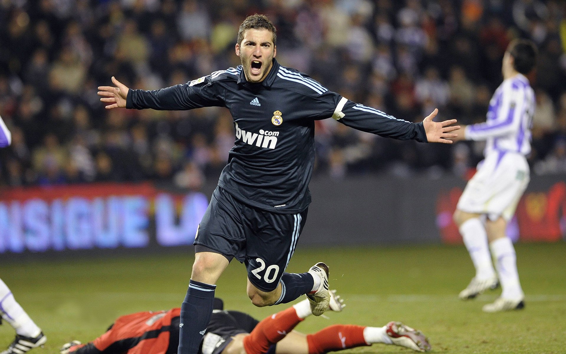 开云体育app-戈麦斯加时赛一剑封喉,塞维利亚点球决胜再显欧联杯王者底蕴