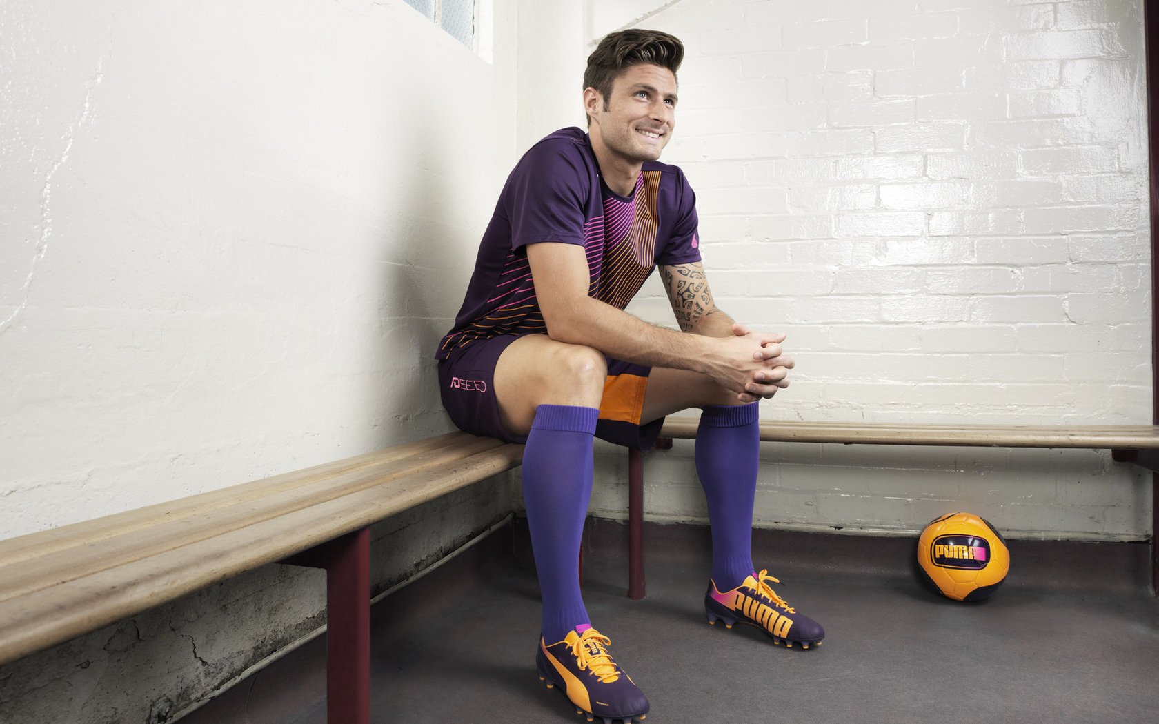 拉亚进攻端无人可挡,玻利维亚高原主场速胜哥伦比亚